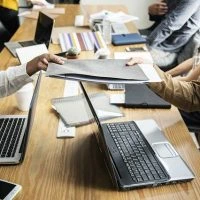 action-3474583_640-200x200 Action